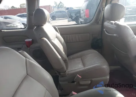 2000 Toyota Sienna Xle z USA, uszkodzony, nr VIN 4T3ZF13CXYU212672